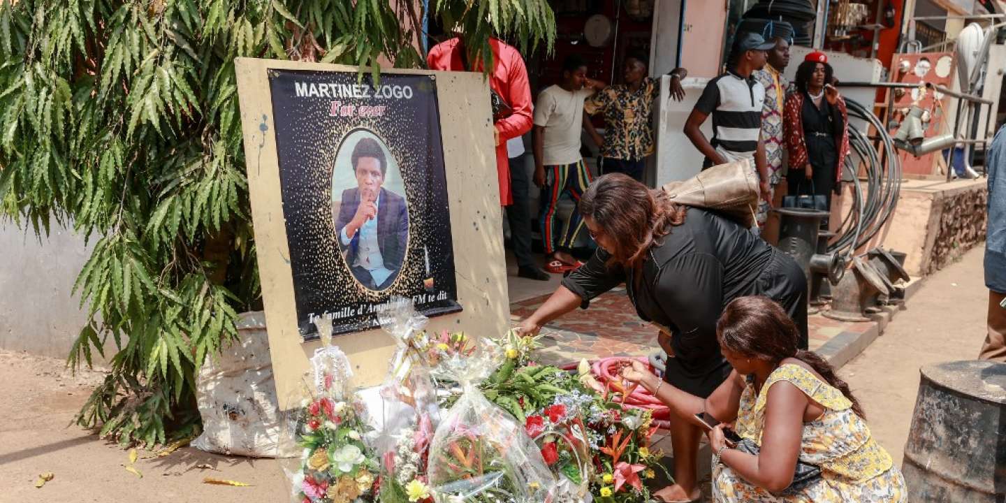 Troisième Image de Culture. Biographie de Martinez Zogo De nombreuses personnes connaissent maintenant l’assassinat du journaliste Martinez Zogo sans pour autant connaître l’histoire de sa vie, celui qu’il était. De son vrai nom Arsène Salomon Mbani Zogo, le journaliste et animateur est né le 29 Septembre 1972. Il est le fils d'Antoinette Essala et de Zogo Moungou Victor, gendarme originaire du village Etam Kouma (vers Sa’a) dans le canton de Benyabega, dans le département de la Lékié. Il grandit à Yaoundé et sa passion était le football. À cause d’une blessure, Martinez a abandonné l'ambition de devenir footballeur et s’est alors lancé dans la danse et créa un groupe. Il adopte le surnom de ‘Martinez’ lorsqu’il va se lancer dans l’animation de spectacles et d'évènements. C’est ainsi qu’il a fait ses débuts à la radio. « Animateur autodidacte, Martinez n’a jamais suivi de formation en journalisme ou animation radio ». Ces débuts, il les fait chez la Radio Siantou. Suspendu quelques années après, Martinez Zogo rejoint Magic FM. Là, il crée sa célèbre émission ‘’Embouteillages’’. Après 5 années de collaboration avec la station de radio et il fait ses valises avec son émission et s’installe définitivement chez Amplitude FM. Dans cette émission très suivie qu’il animait chaque jour, il mettait au grand jour les personnalités publiques qui menaient des activités illégales et qui détournaient l’argent de l’Etat. Arrestations, sanctions, menaces, le journaliste est passé là dans l’exercice de son métier. Pourtant, il ne s'arrête pas. Finalement, sa dernière affaire va lui coûter très cher. En effet, il pointait l’homme d’affaire Jean-Pierre Amougou Belinga qui, d'après lui, recevait du Trésor Public des milliards à travers des sociétés qui n’ont pas été déclarés au FISC. En rentrant chez lui le soir du 17 janvier 2023, l'homme de radio est poursuivi et attrapé par des hommes de main devant une gendarmerie. Il est ensuite exécuté. Son corps est découvert le dimanche 22 janvier 2023 fait froid dans le dos. Les circonstances de sa mort sont horribles. Doigts coupés, pied cassé… Martinez Zogo est mort sous la torture.