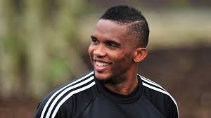 Image de Célébrités. Le tribunal de grande instance de Paris a accordé le droit au footballeur camerounais Samuel Eto’o en interdisant la publication d’un livre écrit par une ex-petite amie, Nathalie Koah, dans lequel elle parle de son aventure avec le footballeur. Cependant, l’éditeur a fait appel et une décision est attendue lundi, a-t-on appris jeudi auprès de cette maison d’édition.