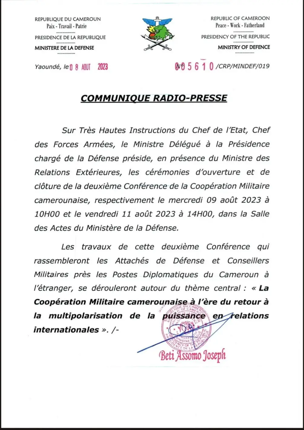 Image de Politique. Le président Paul Biya ordonne le rappel de tous les attachés militaires et conseillers militaires auprès des missions diplomatiques du Cameroun à l'étranger, en réponse aux menaces internationales croissantes. Le Ministre de la Défense, Joseph Beti Assomo, a présidé la Deuxième Conférence de la Coopération Militaire Camerounaise, en accord avec cette nouvelle directive. L'initiative soulève des questions sur les motifs de ce rappel et sur la manière dont elle pourrait remodeler la diplomatie et la coopération militaire du Cameroun à l'ère d'une puissance mondiale multipolaire. Quels sont les objectifs stratégiques derrière cette décision ? Lire le communiqué