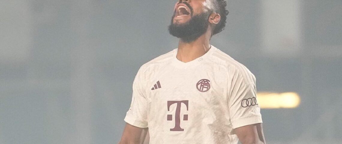 Image de Football. L'attaquant camerounais Eric Maxim Choupo-Moting continue de se démarquer au Bayern Munich. Après avoir marqué en championnat le week-end précédent, il a de nouveau trouvé le chemin des filets mardi soir en Coupe d'Allemagne. Il permet ainsi au Bayern de décrocher une victoire écrasante de 4-0 contre Münster. Dès la 9e minute, Choupo-Moting a ouvert le score, pour la victoire de son équipe. Avec déjà 2 buts en 4 matchs cette saison, l'attaquant de 34 ans confirme sa forme et son utilité au sein de l'effectif Bavarois. Quelles sont vos impressions sur les débuts de Choupo-Moting cette saison ?