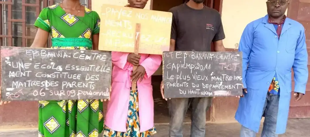 Image de Société. Le gouvernement camerounais a entrepris des mesures pour régler les dettes dues aux enseignants, mais une importante somme reste impayée. Louis Paul Motaze indique qu'un écart de 11,2 milliards de Fcfa demeure après un paiement de 1,06 milliard effectué en septembre 2023. De plus, 72 milliards sont encore dus concernant les avancements d'échelon et de grade malgré un plan de paiement en cours. Pour le Minedub, 4,3 milliards restent impayés sur 16,7 milliards. Bien que 70 milliards aient déjà été réglés, environ 100 milliards restent à payer pour solder la dette. Le gouvernement s'efforce de régler ces arriérés pour assurer des conditions équitables aux enseignants. Comment le gouvernement compte-t-il garantir que tous les paiements futurs seront effectués selon les délais annoncés ?