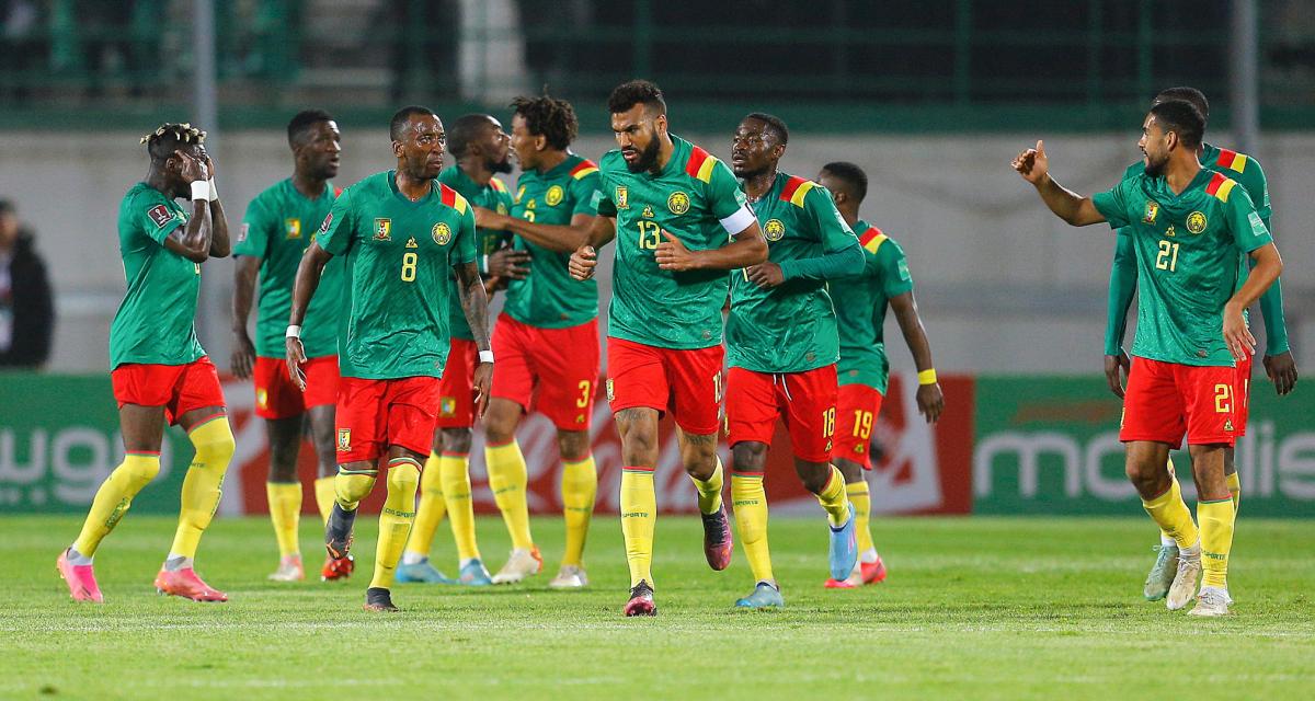 Image de Football. Le Cameroun a subi une défaite de 1-0 contre la Russie lors de match amical qui les a opposé. On note une amélioration dans le jeu des Lions Indomptables et une meilleure cohésion. C'est le but de F. Shalov à la 30e minute qui a scellé la victoire russe. Le sélectionneur Rigobert Song semble imprimer sa marque à l'équipe, mais l'efficacité des attaquants reste un défi. Malgré cette défaite, l'équipe camerounaise montre de belles qualités et un jeu offensif prometteur. Le prochain match contre le Sénégal offre-t-il une opportunité de renverser la situation, et comment l'équipe peut-elle continuer à progresser ?